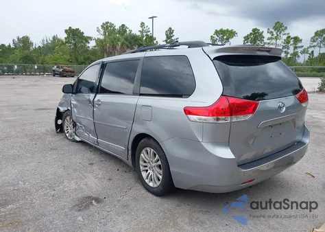 2013 Toyota Sienna Xle V6 8 Passenger from USA, damaged, VIN 5TDYK3DCXDS362679
